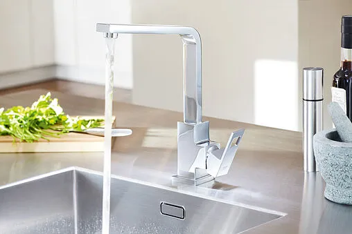 Смеситель для кухни Grohe Eurocube хром 31255000