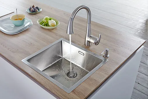 Смеситель для кухни с выдвижным изливом Grohe Zedra хром матовый 32294SD1