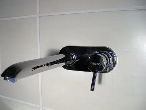 Смеситель для раковины из стены Hansgrohe Talis хром 31611000