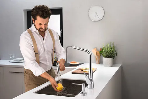 Смеситель для кухни с выдвижным изливом Hansgrohe Metris Select M71 320 2jet sBox хром 73816000