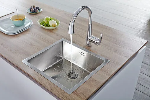 Смеситель для кухни с выдвижным изливом Grohe Zedra хром 32294001