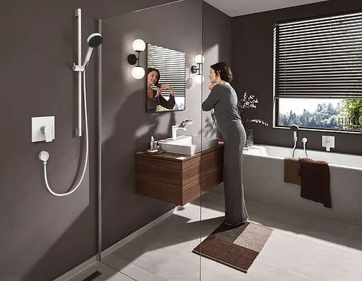 Смеситель для ванны скрытого монтажа Hansgrohe Vivenis белый матовый 75415700