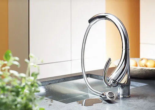 Смеситель для кухни с выдвижным изливом Grohe K4 хром 33786000