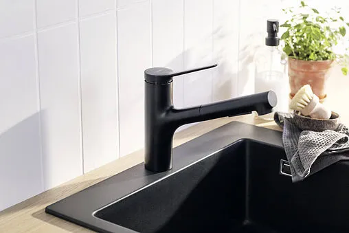 Смеситель для кухни с выдвижным изливом Hansgrohe Zesis M33 150 2jet чёрный матовый 74800670