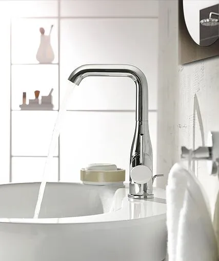 Смеситель для раковины Grohe Essence New хром 32628001