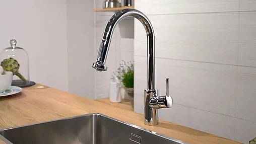 Смеситель для кухни с выдвижным изливом для установки перед окном Hansgrohe Talis M52 220 2jet хром 14877000