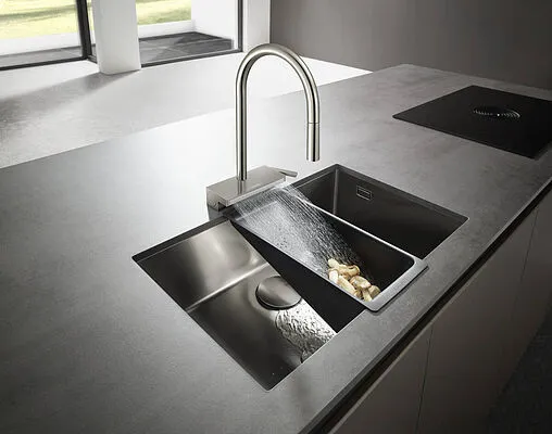 Смеситель для кухни с выдвижным изливом Hansgrohe Aquno Select M81 170 3jet под сталь 73837800