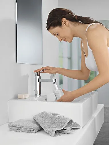 Смеситель для раковины Grohe Lineare хром 23443000